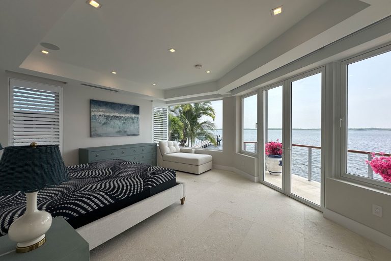 RESIDENTIAL & <br>COMMERCIAL PAINTING